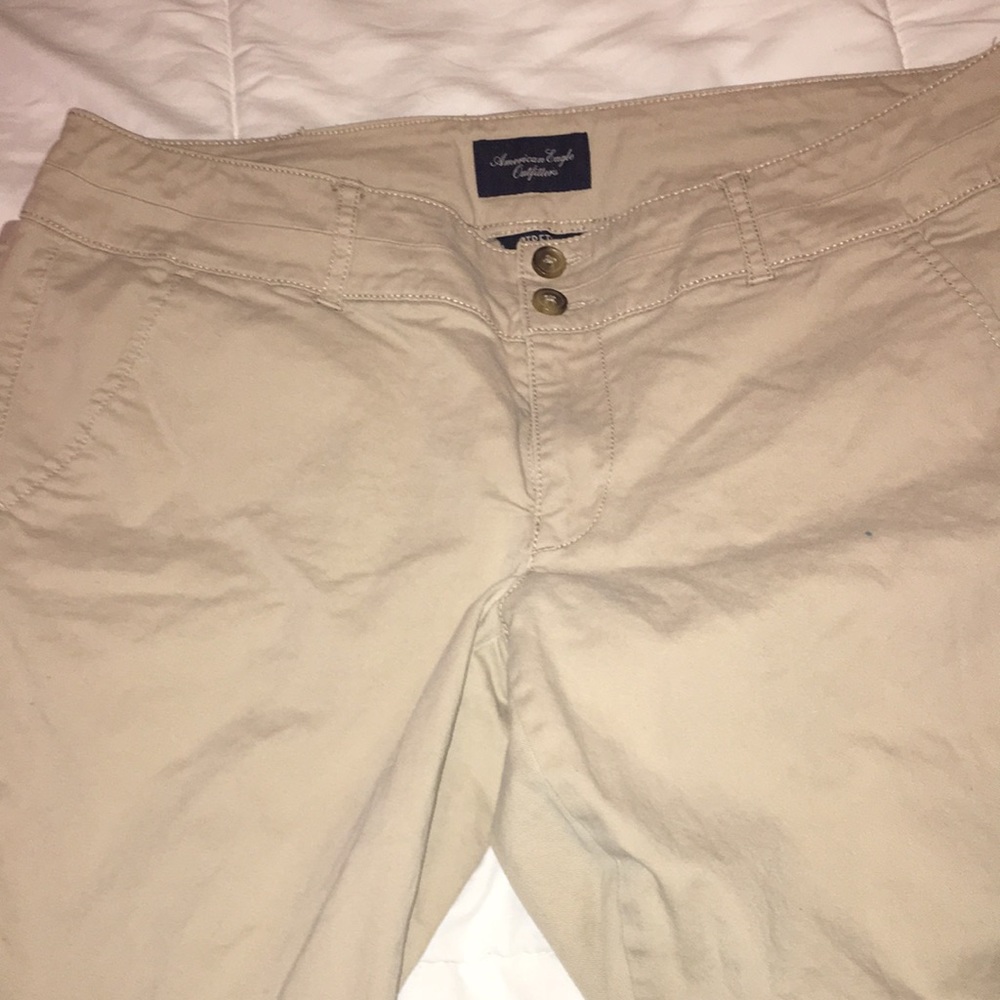 AMERICAN EAGLE. STRETCH KHAKIS